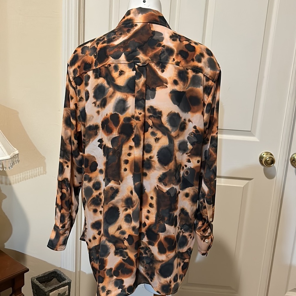 Wilfred Free Aritzia Button Down. Small. Like New - image 6